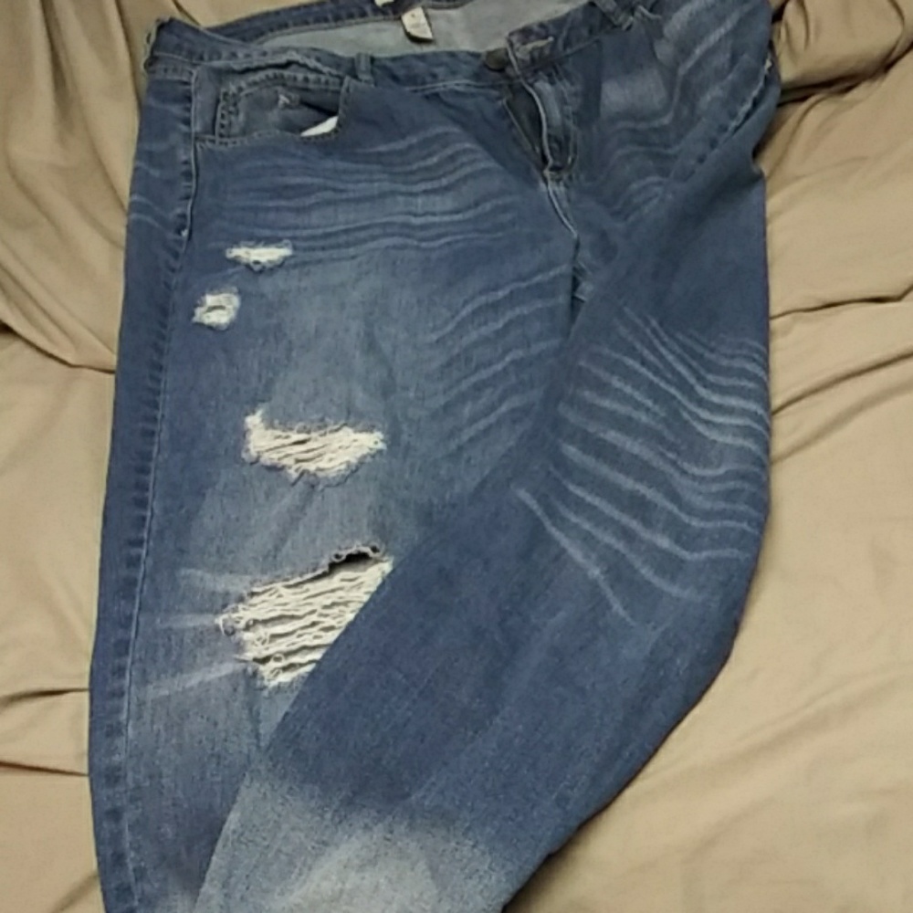 Woman's distressed jeans